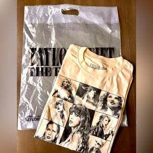 The Eras Tour Taylor Swift T-shirt & bag SoFi LA official Merch brand new